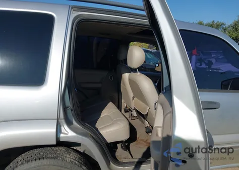 2003 Jeep Liberty Limited Edition из США, поврежденный, VIN 1J8GK58K13W557683